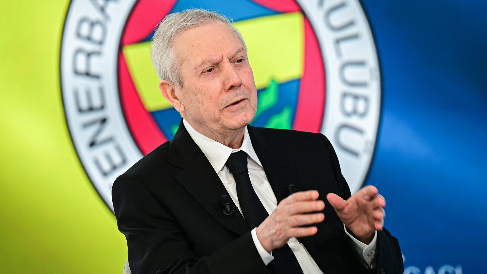 Aziz Yıldırım Fenerbahçe'ye Veda Hazırlığında: 100 Milyon Euro Gelir Bekleniyor