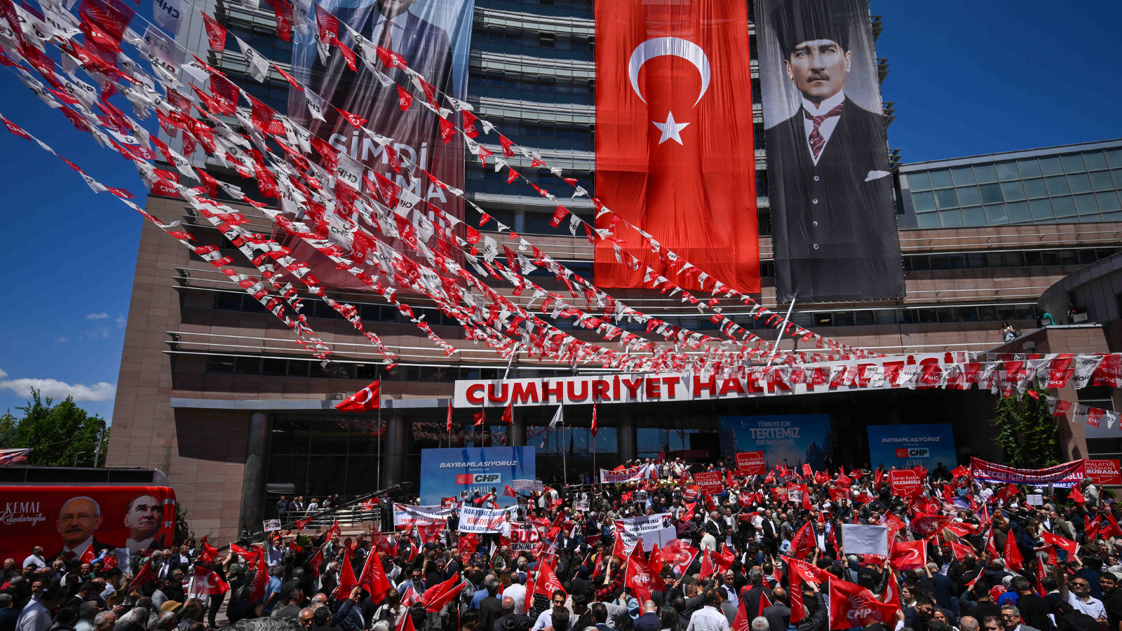 CHP'de 9 Milletvekilinin Üyelikleri İptal Edildi