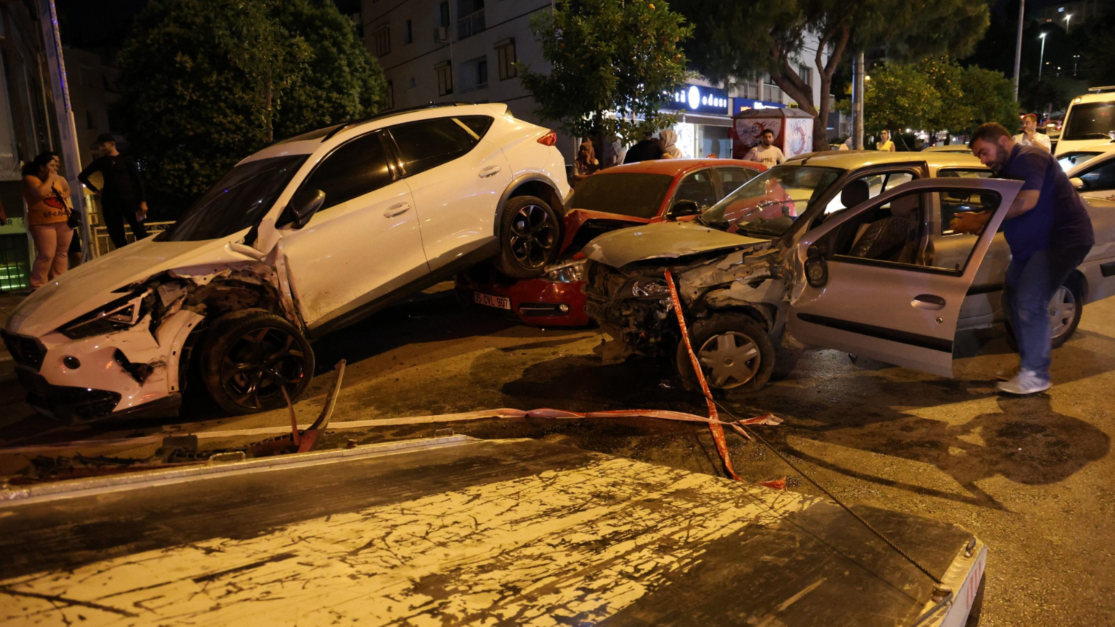 İzmir'de Kalp Krizi Geçiren Sürücü Hayatını Kaybetti