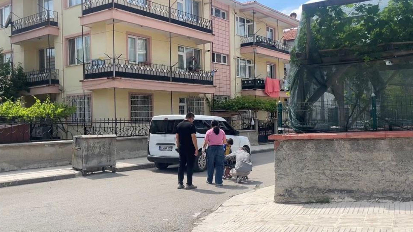 Çorum’da genç kadın tartıştığı anne ve babasını bıçakla rehin aldı