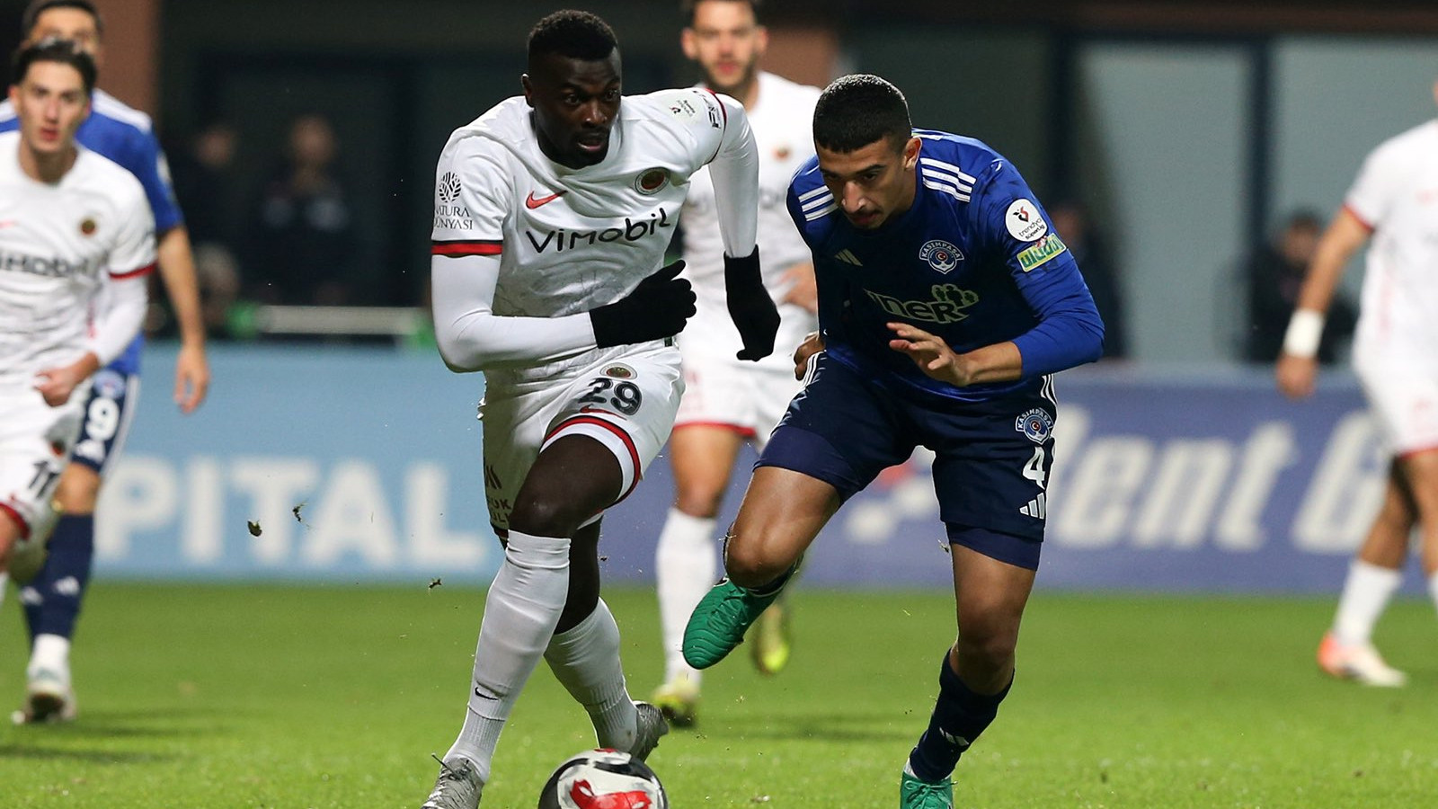 Gençlerbirliği, M'Baye Niang ile yollarını ayırdı