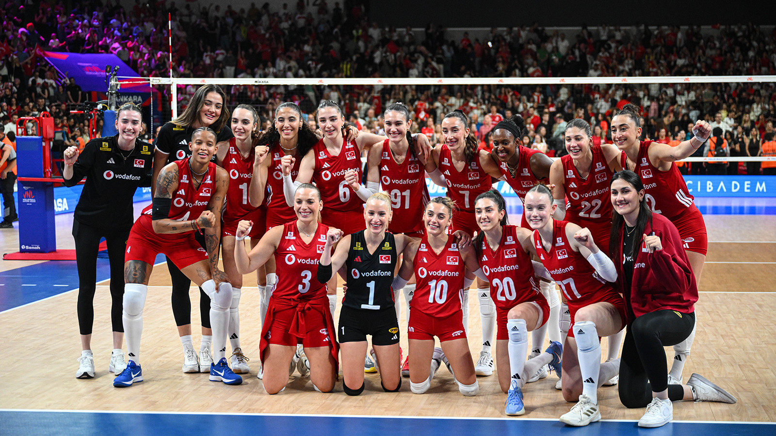 Filenin Sultanları Çin'e Karşı Sahaya Çıkıyor