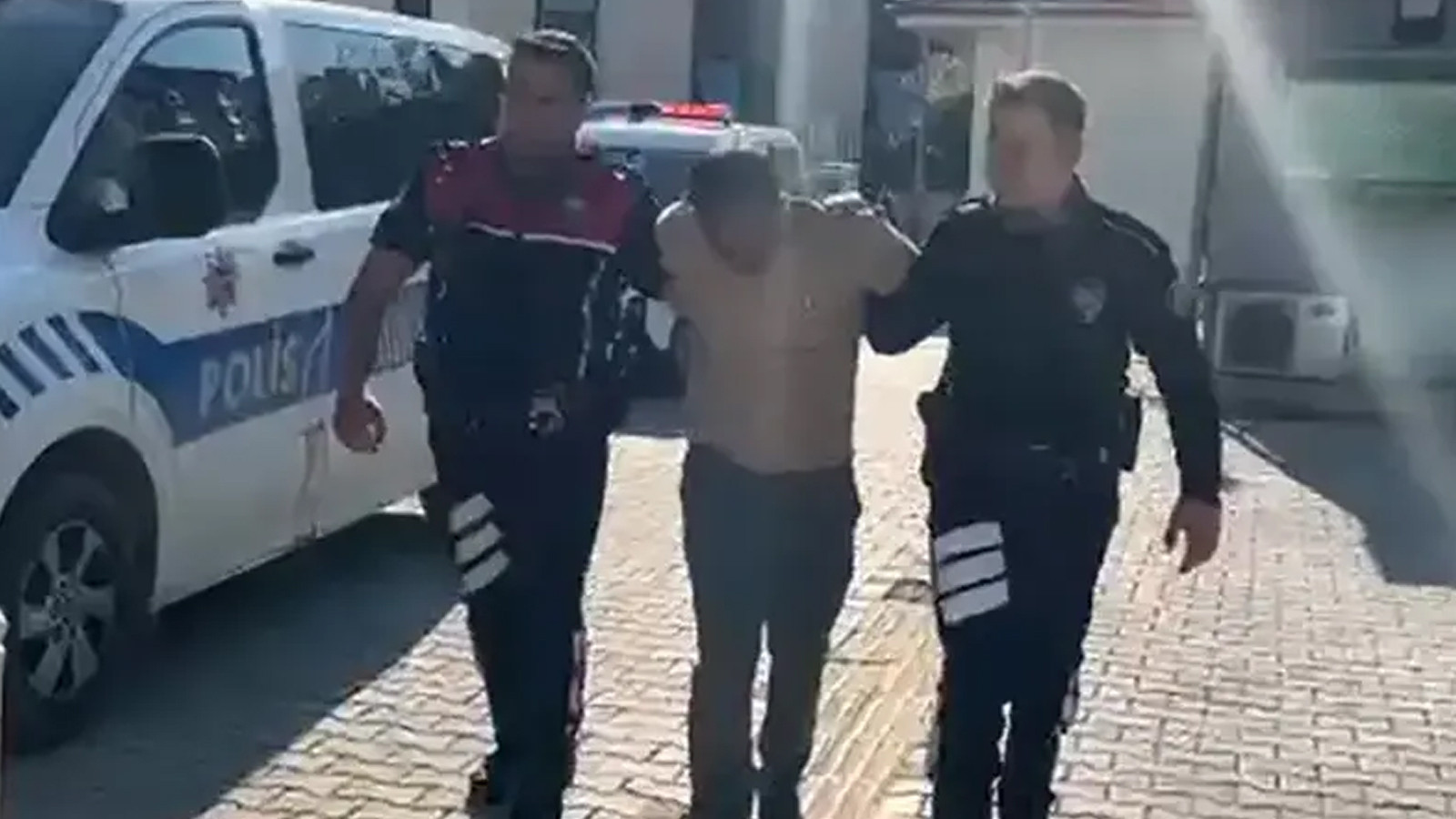 Kütahya'da Kırmızı Bültenle Aranan Şahıs Yakalandı