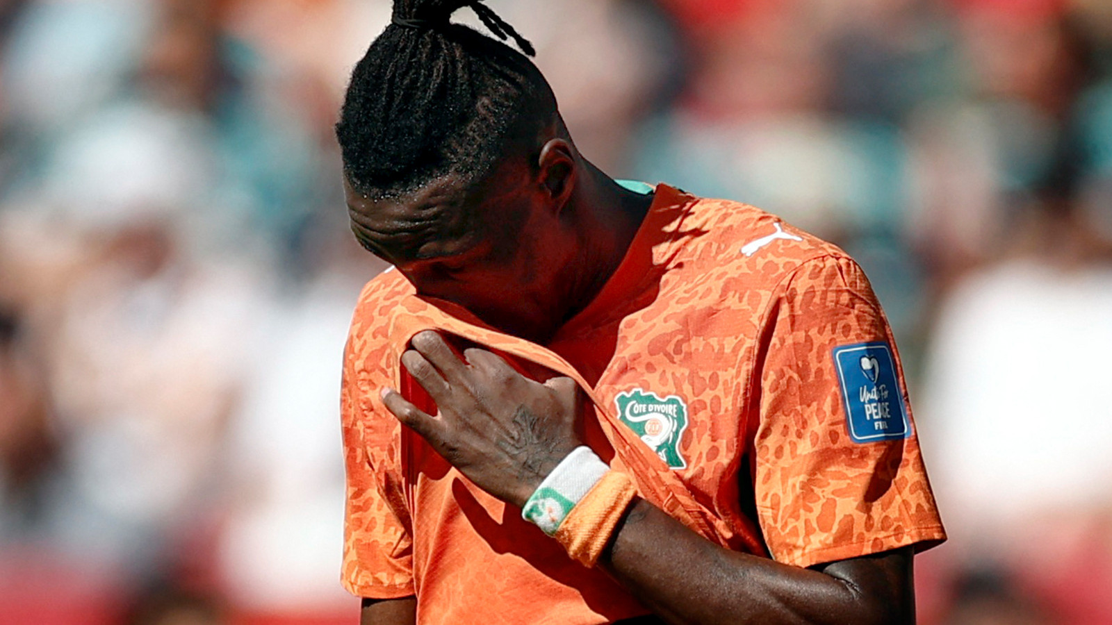 Galatasaray'a Wilfried Singo'dan kötü haber: Gözyaşlarına boğuldu
