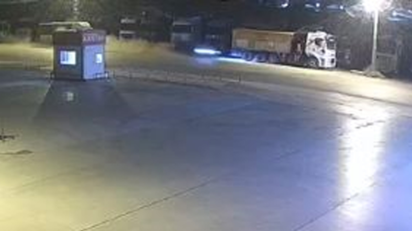 Ankara'da otomobil kamyona çarptı: 3 ölü, 1 yaralı