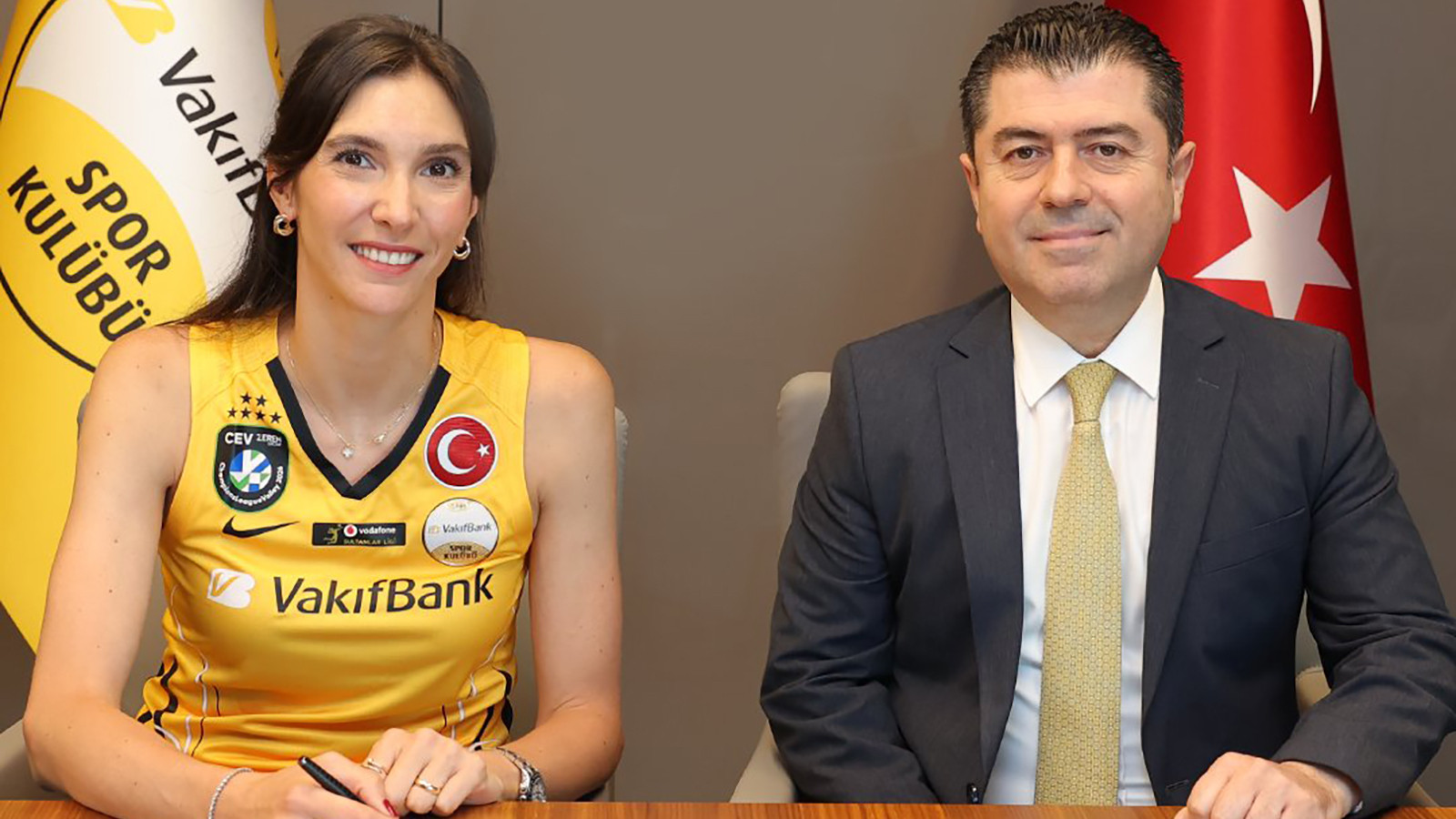 VakıfBank, Naz Aydemir Akyol yeniden kadrosuna kattı