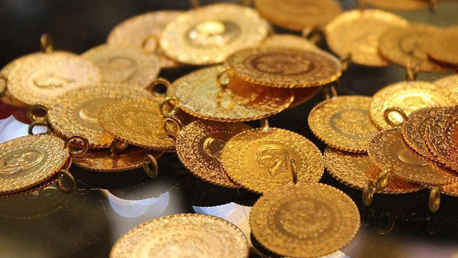 Piyasalarda Sert Düşüş: Altın ve Bitcoin Değer Kaybetti