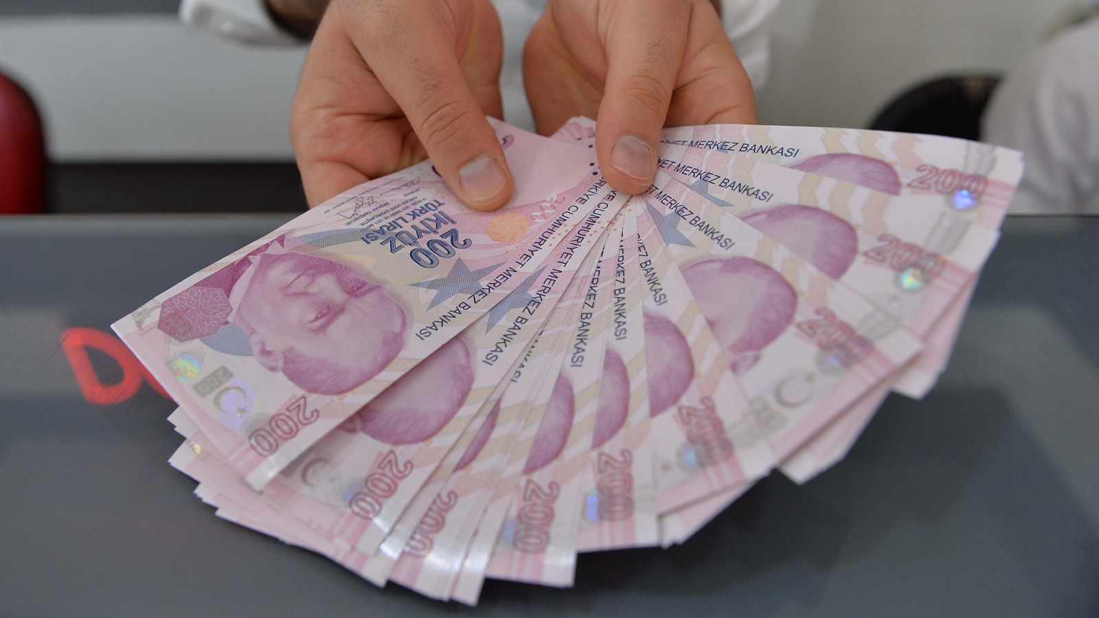 Memur ve Emekli Maaşlarına Ek Zam Gelecek mi? Cevdet Yılmaz Yanıtladı