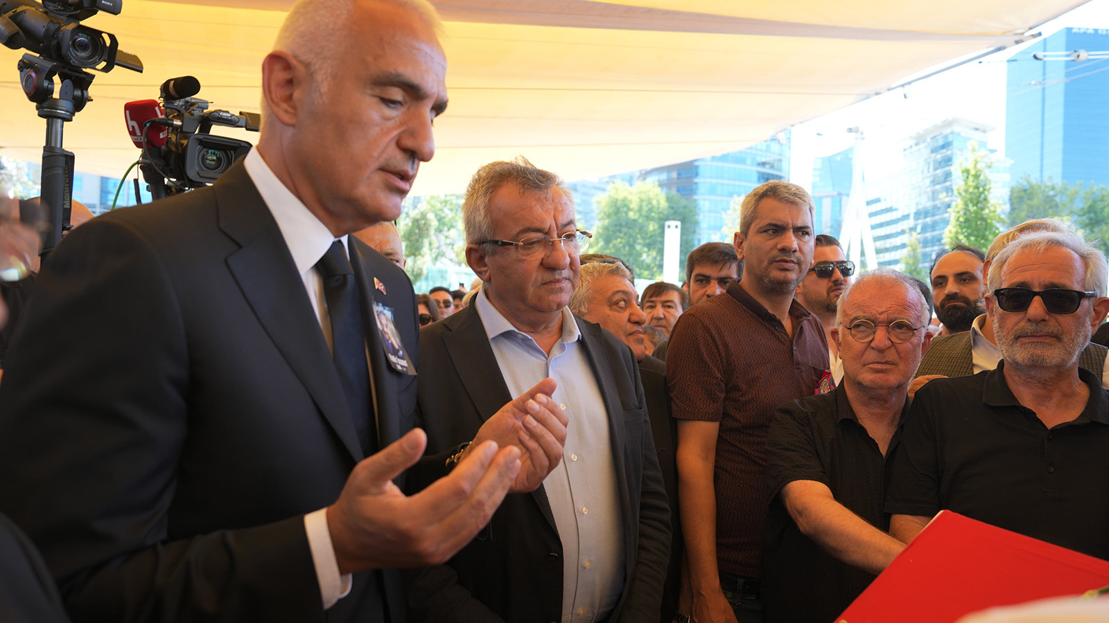 Kadir İnanır'ın Cenaze Töreni Gerçekleştirildi