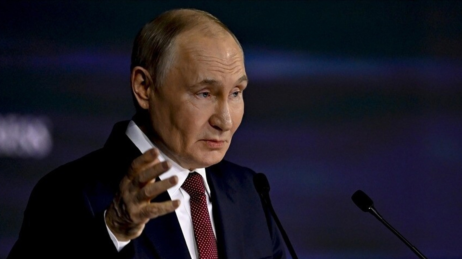 Putin: Akaryakıt Krizi ve İhracat Yasaklama İhtimali Üzerinde Durdu