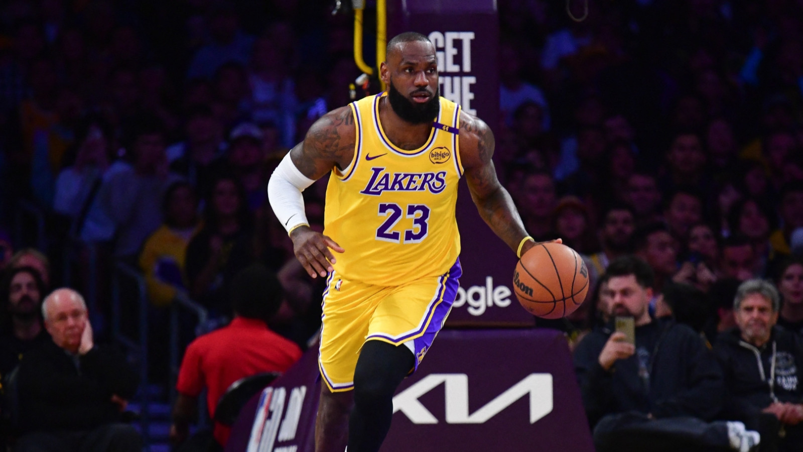 LeBron James, Lakers'tan ayrıldı