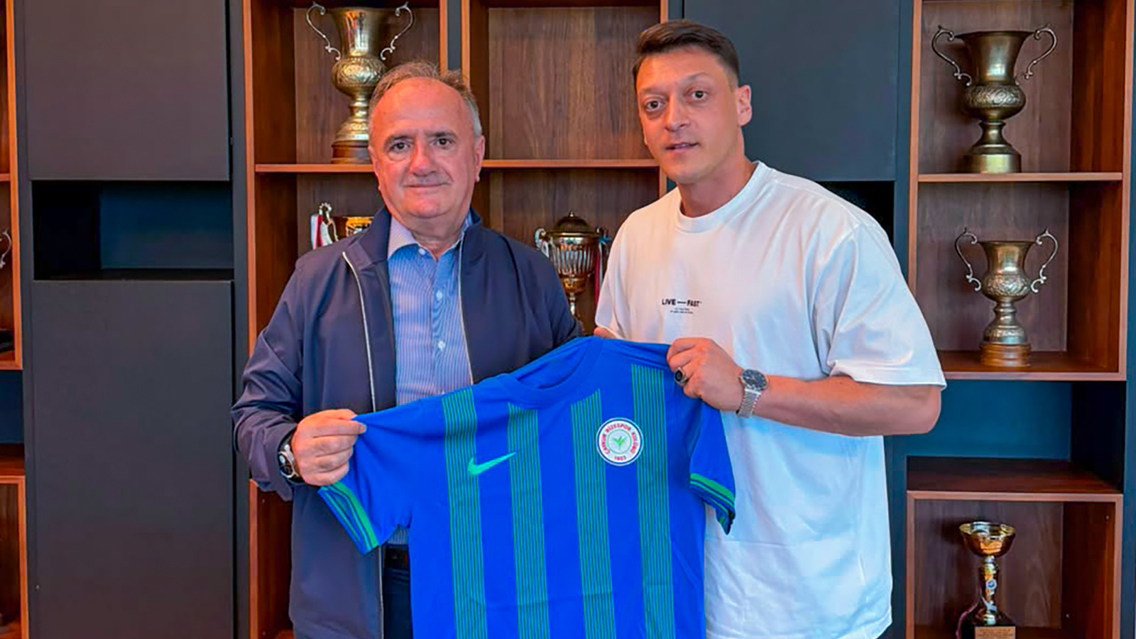 Rizespor, Mesut Özil ile iş birliği kararı aldı