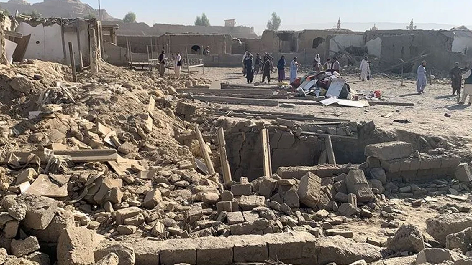 Afganistan’dan Pakistan’a hava saldırısı