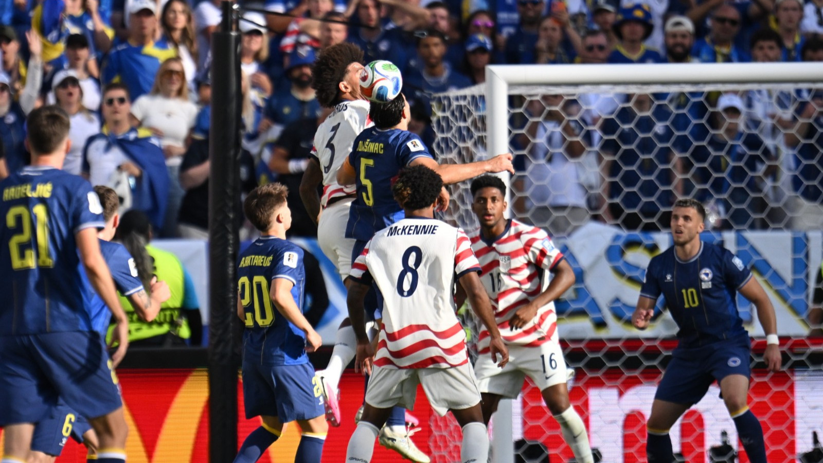 ABD, Bosna Hersek'i 2-0 yenerek son 16 turuna yükseldi