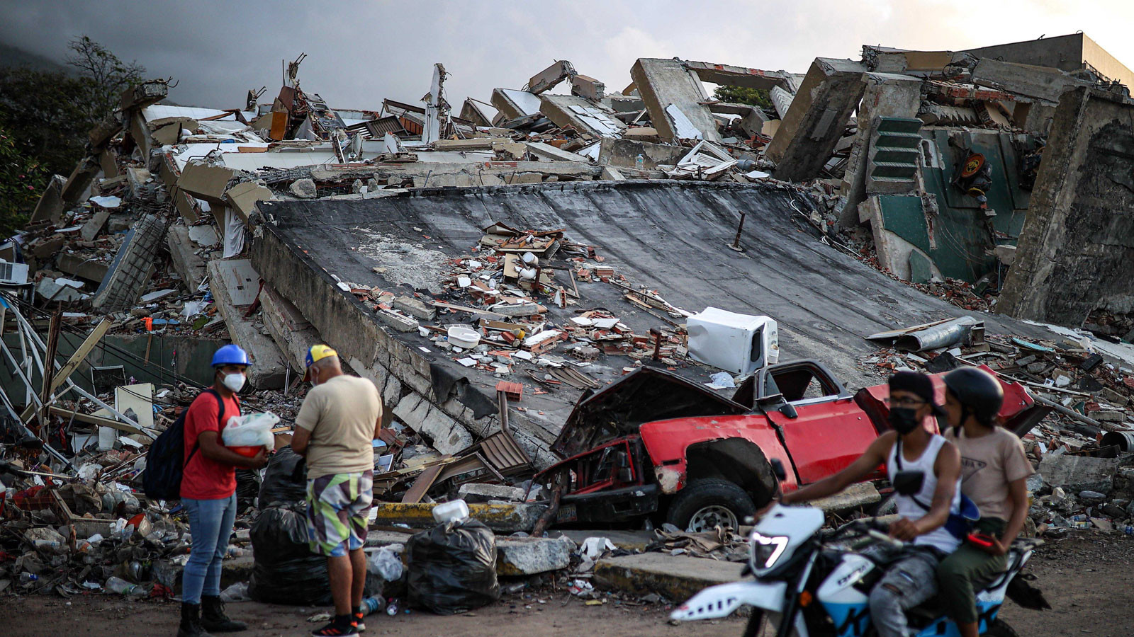 Venezuela'da deprem felaketi: Mahalleler enkaza döndü