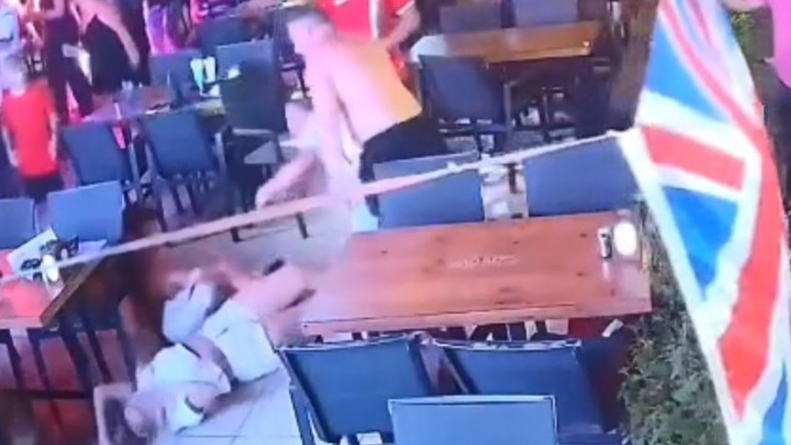 Marmaris'te ailesine şiddet uygulayan İngiliz turist gözaltına alındı