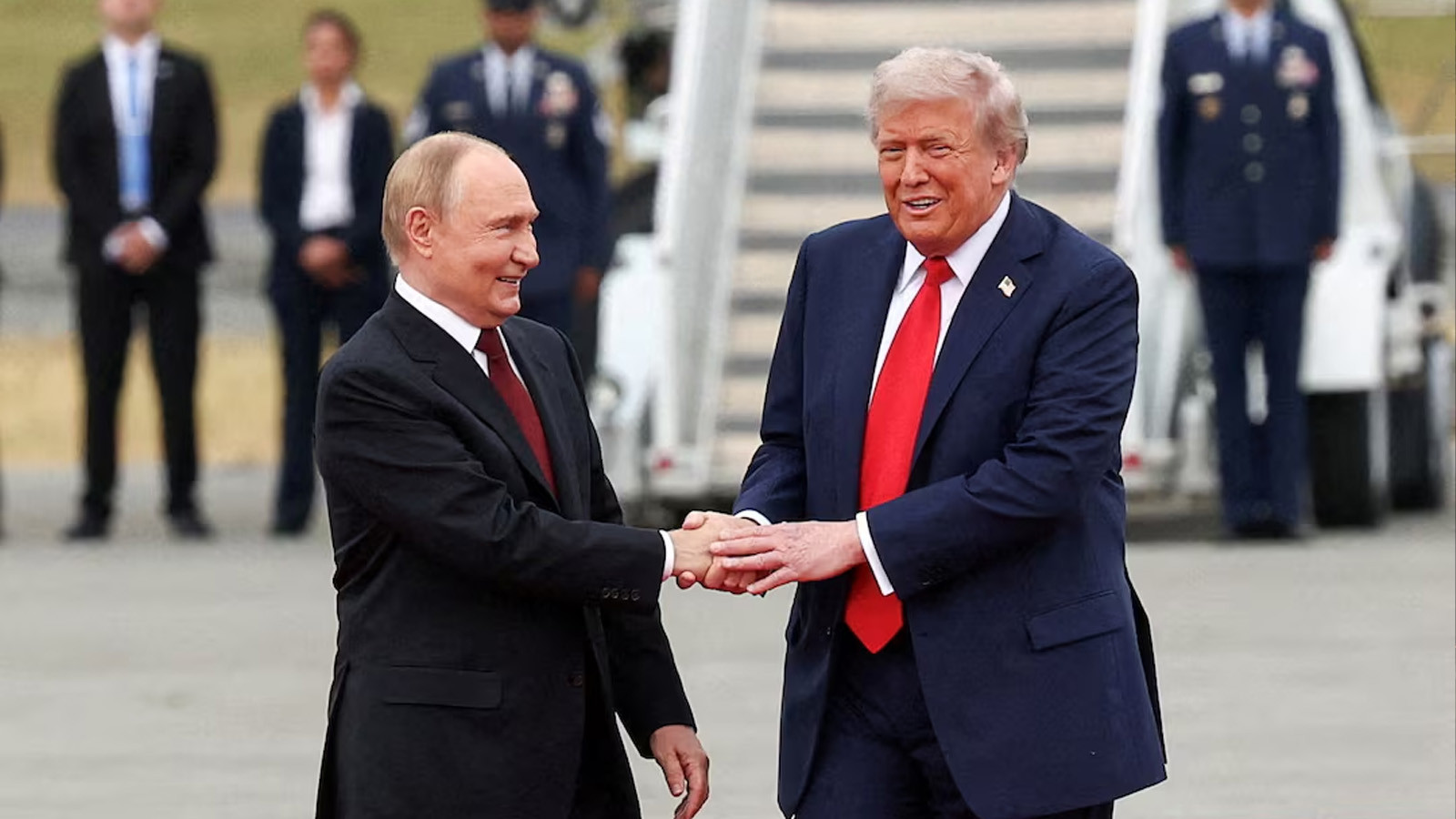 Putin ve Trump Arasında Kritik Görüşme