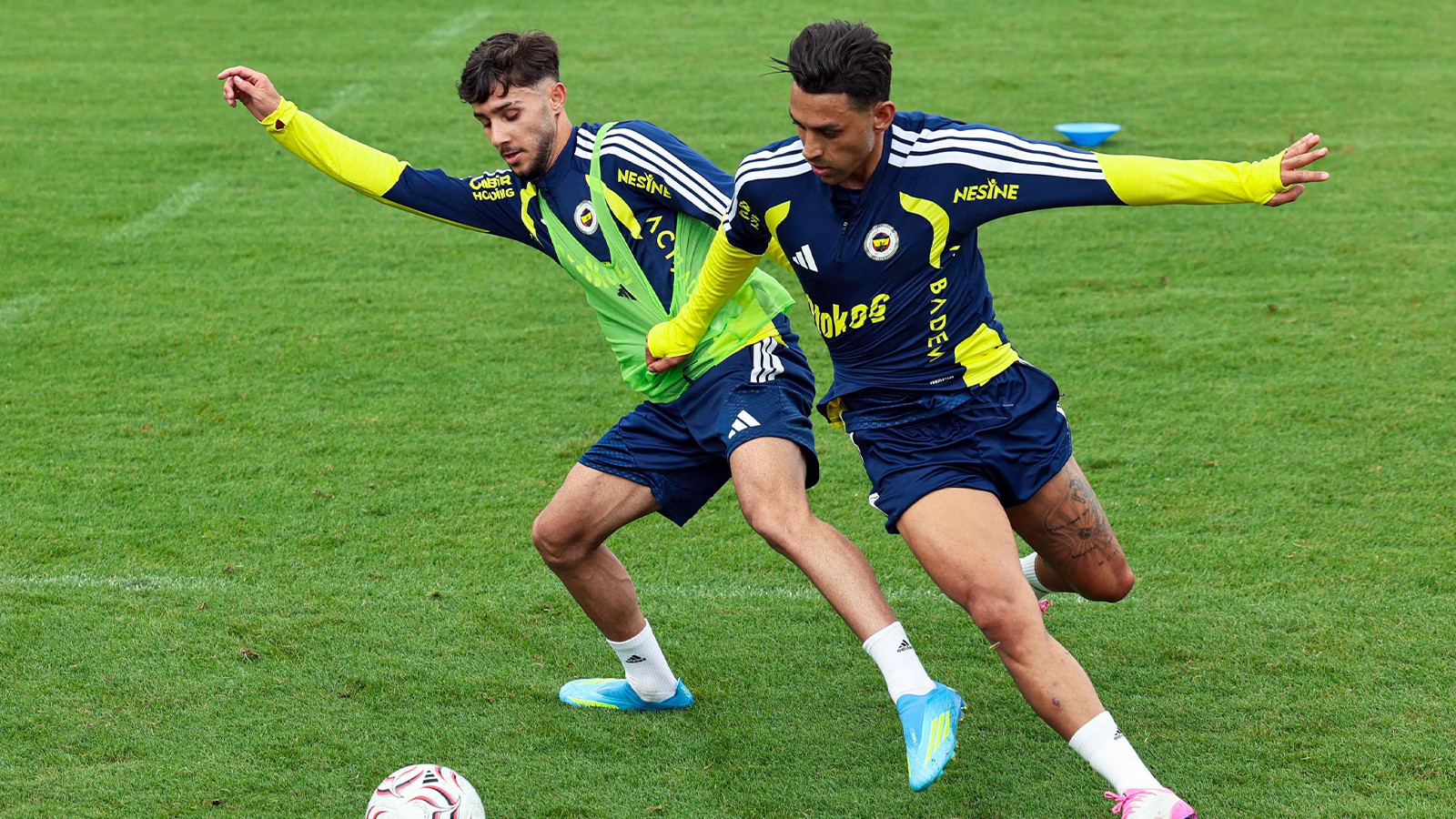 Fenerbahçe Avusturya kampında ilk antrenmanını yaptı