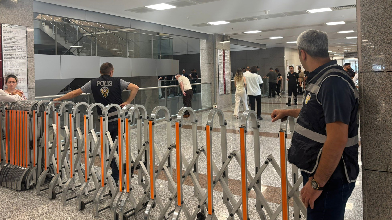 İstanbul Adalet Sarayı'nda Şok İntihar Olayı