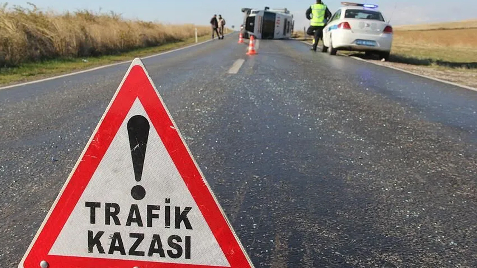 Malatya'da Ağaca Çarpan Otomobilde 2 Ölü, 4 Yaralı
