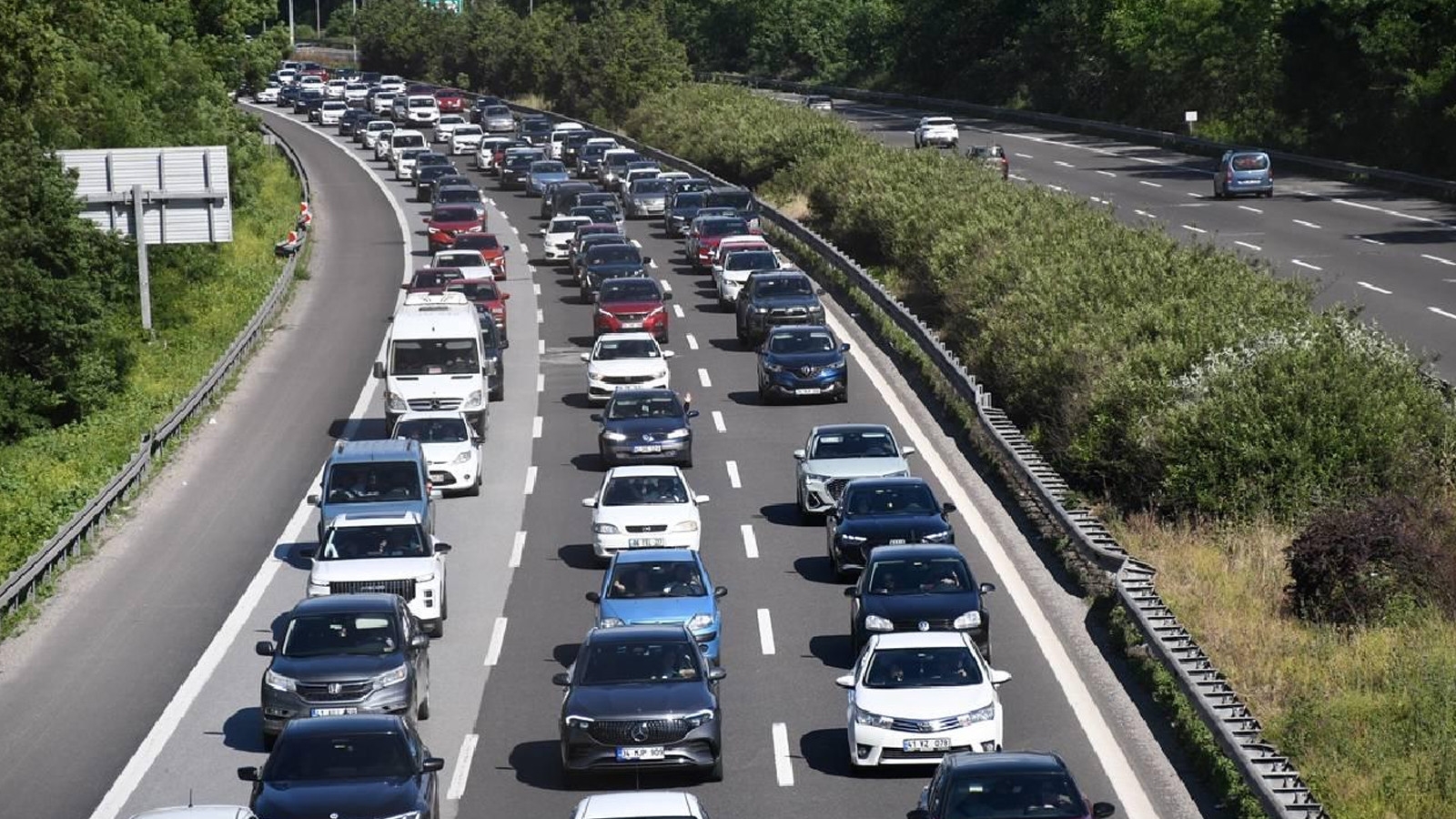 Trafikte Yeni Düzenleme: Aday Sürücü ve Akrobatik Manevra Yapanlara Ehliyet İptali