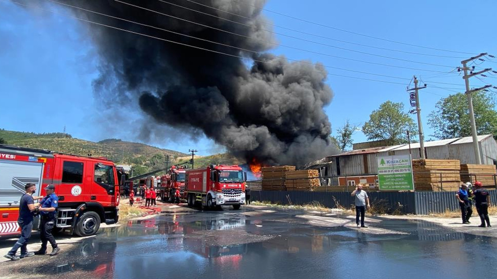 Balıkesir ve Kütahya'da Orman Yangınlarına Müdahale Sürüyor