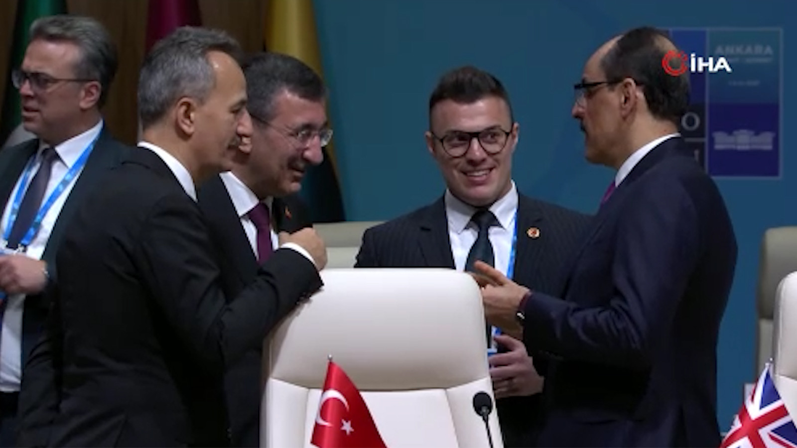 Erdoğan'ın masasındaki kalem incelendi