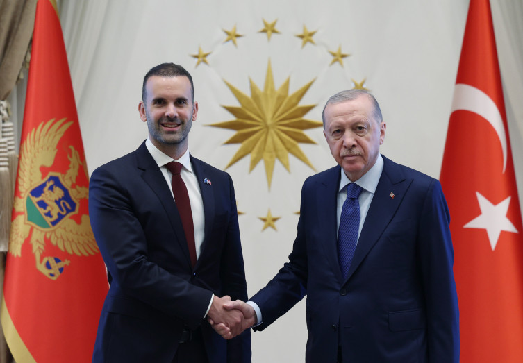 Cumhurbaşkanı Erdoğan'dan diplomasi trafiği - Resim : 1