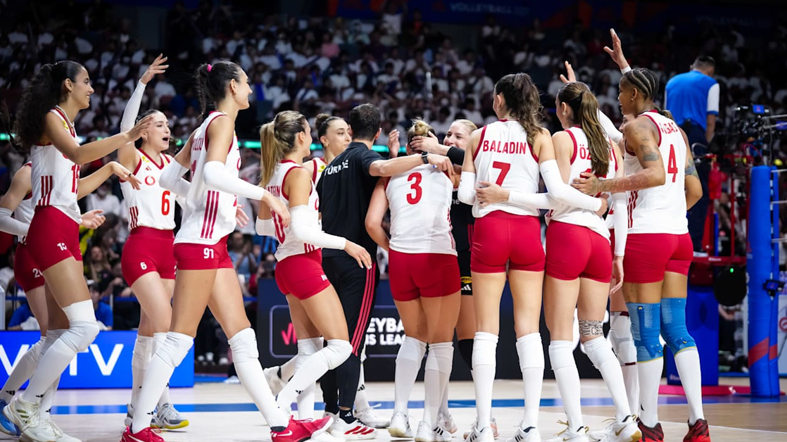 A Milli Kadın Voleybol Takımı, ABD ile Kritik Maça Hazırlanıyor