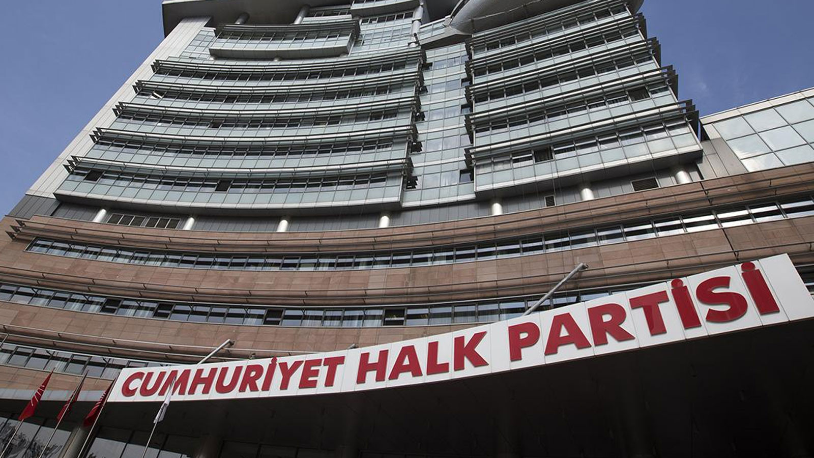 CHP İstanbul İl Kongresi Davasında Yeniden Erteleme Kararı