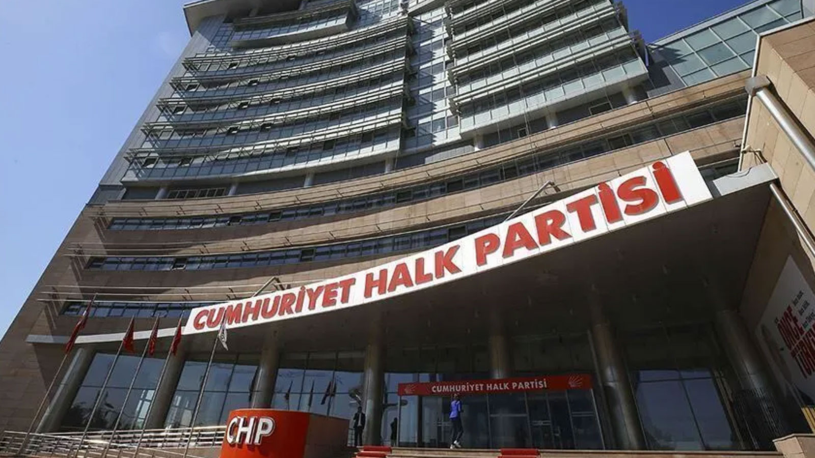 CHP'de Yedi İl Başkanının Görevine Son Verildi