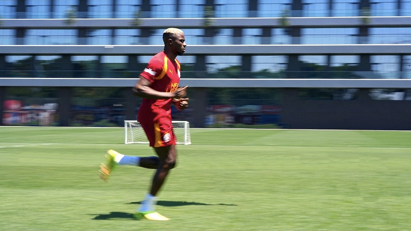 Galatasaray'da Victor Osimhen Antrenmanlara Başladı