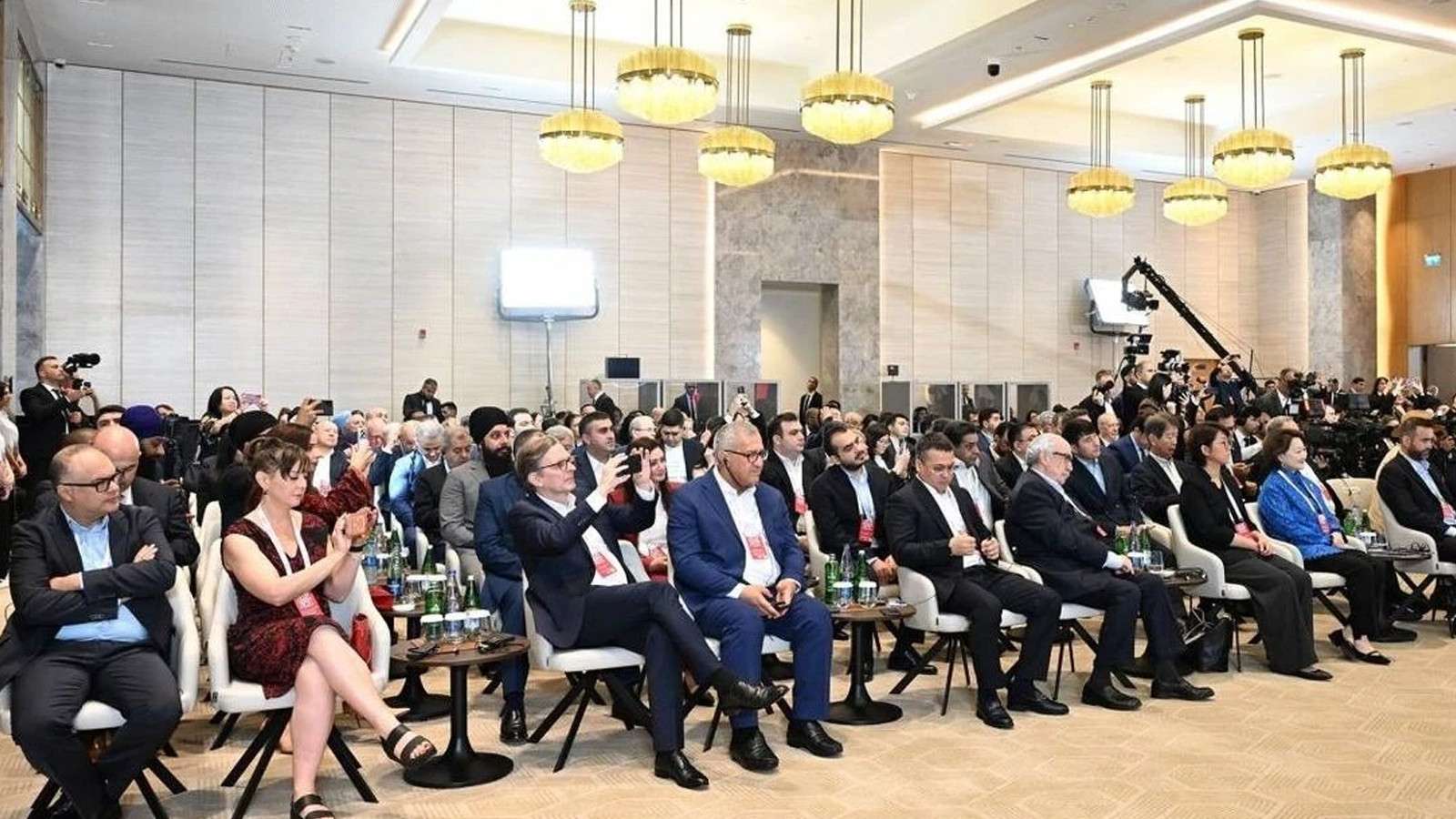 4. Şuşa Global Medya Forumu'nda D-8 Medya Mükemmeliyet Merkezi stratejisinin sunum toplantısı gerçekleştirildi
