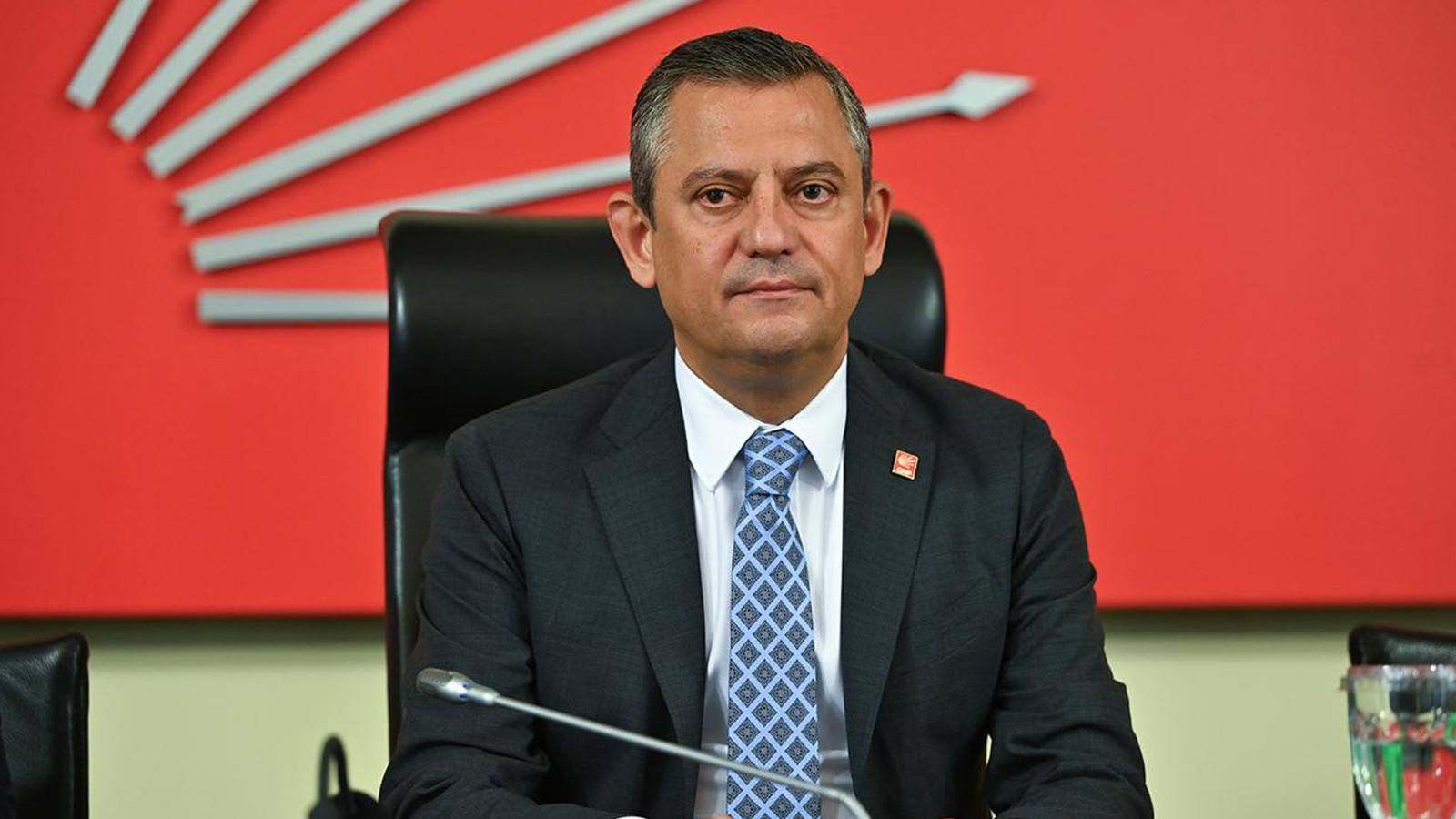 CHP'de Özgür Özel'den Yeni Girişim