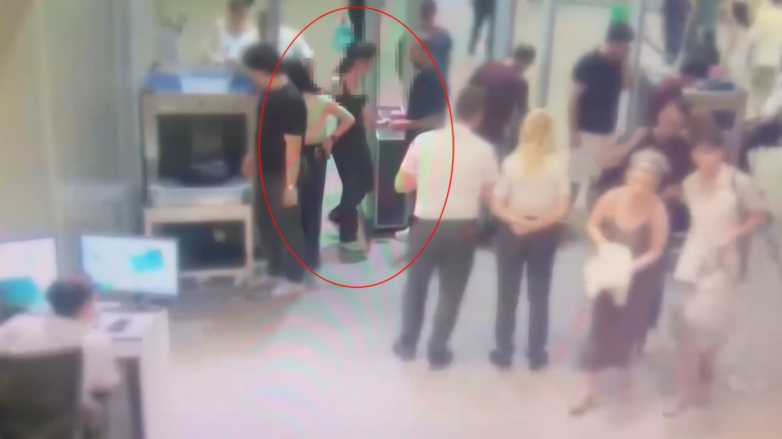 Şarjörle AVM'ye girmeye çalıştı: Sevgilime götürüyordum