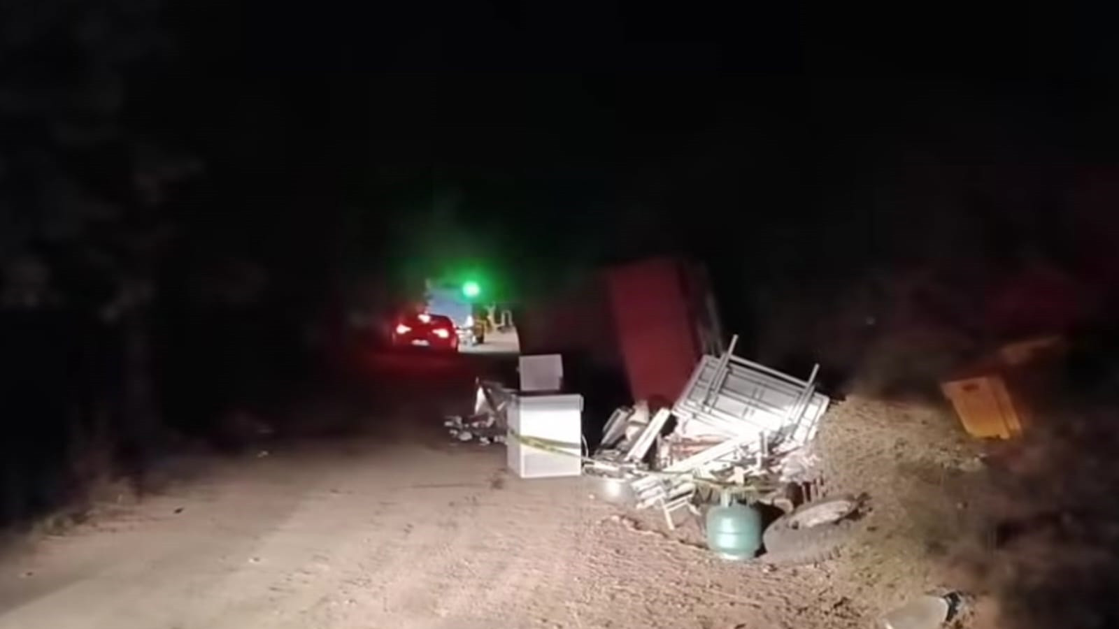 Sakarya'da kamyonet devrildi: Ölü ve yaralı var