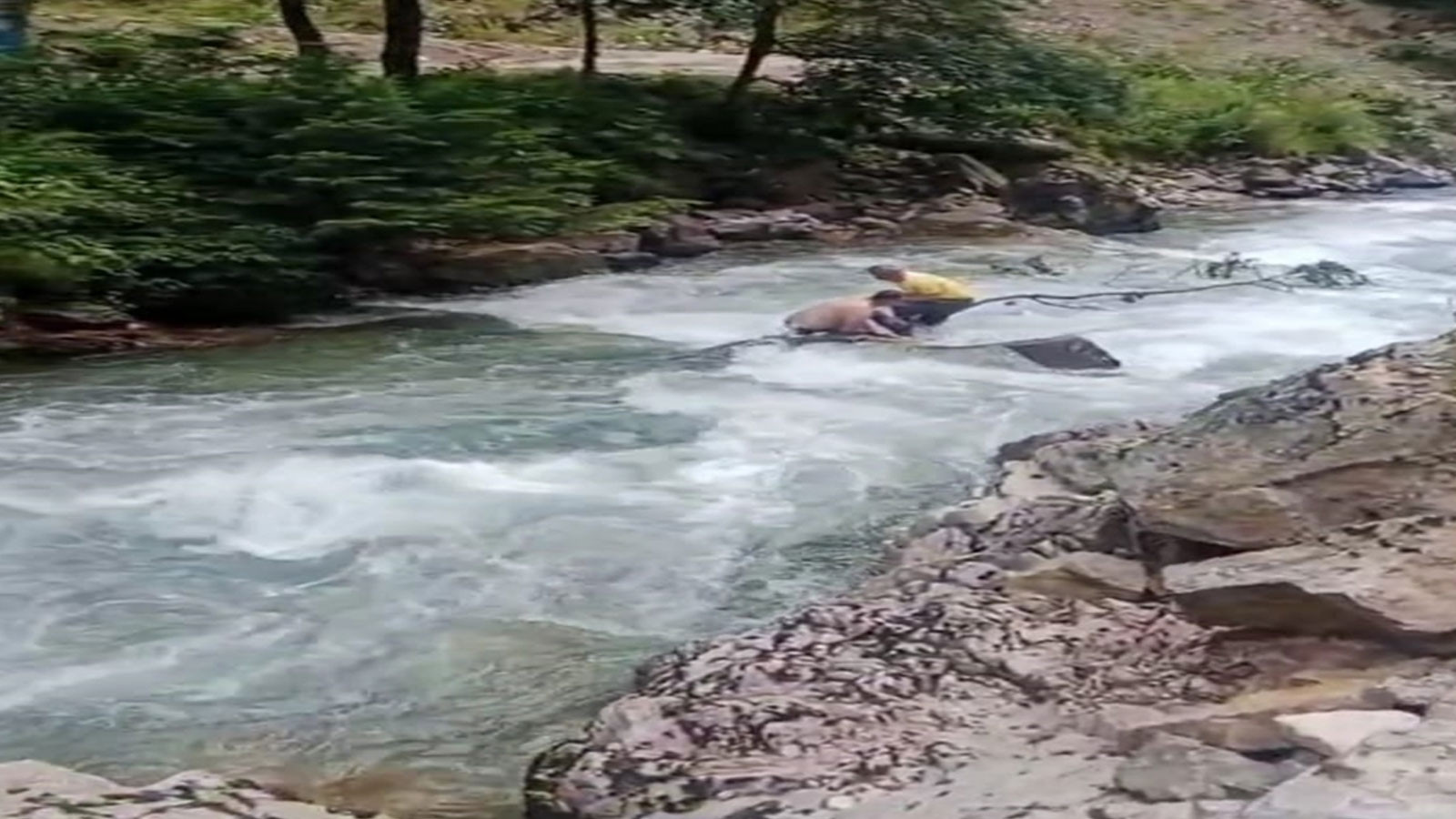 Uzungöl'de feci ölüm: Suudi turist, fotoğraf çekilmek istediği derede boğuldu