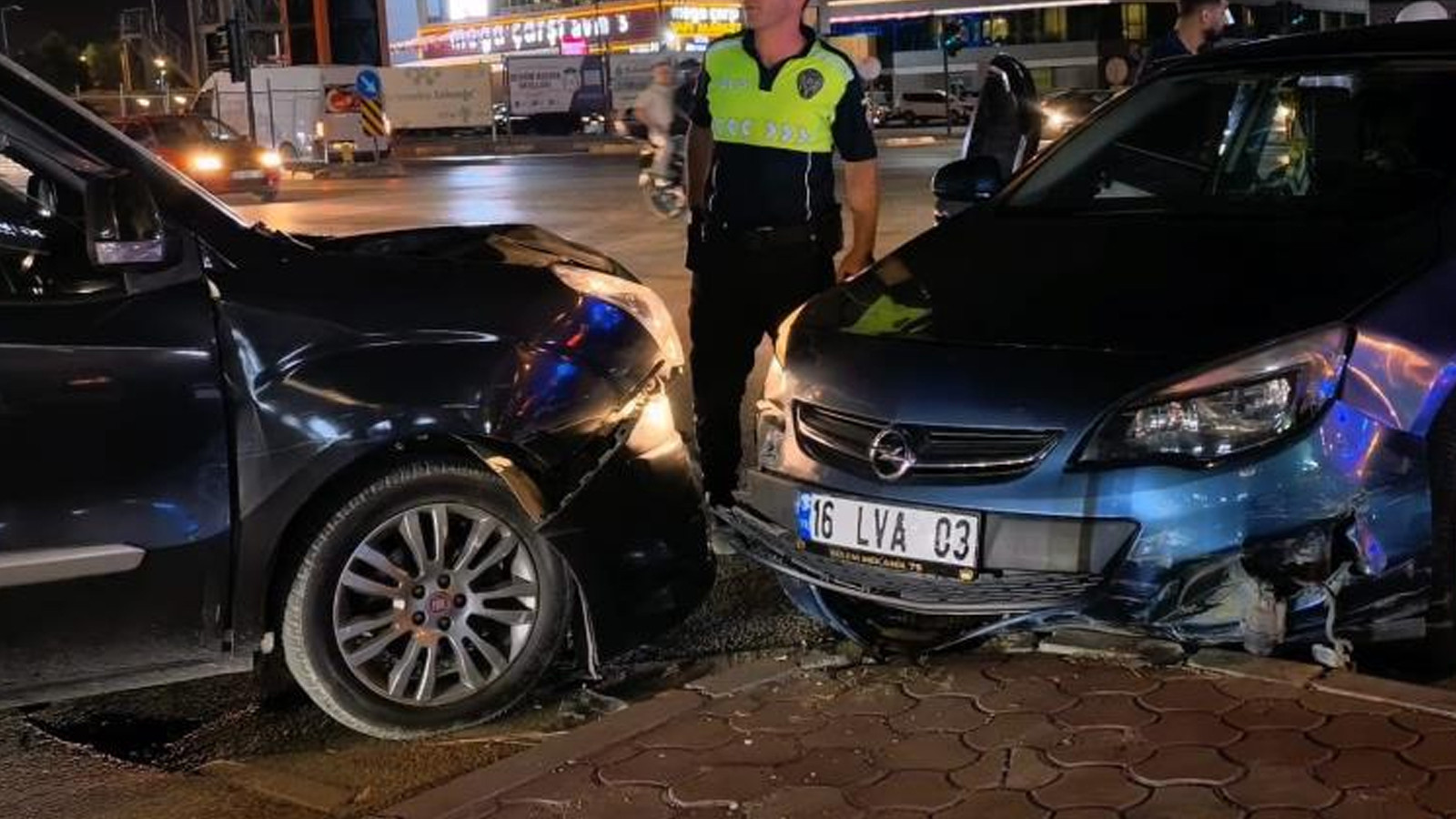 Bursa İnegöl'de zincirleme kaza: Çok sayıda yaralı var