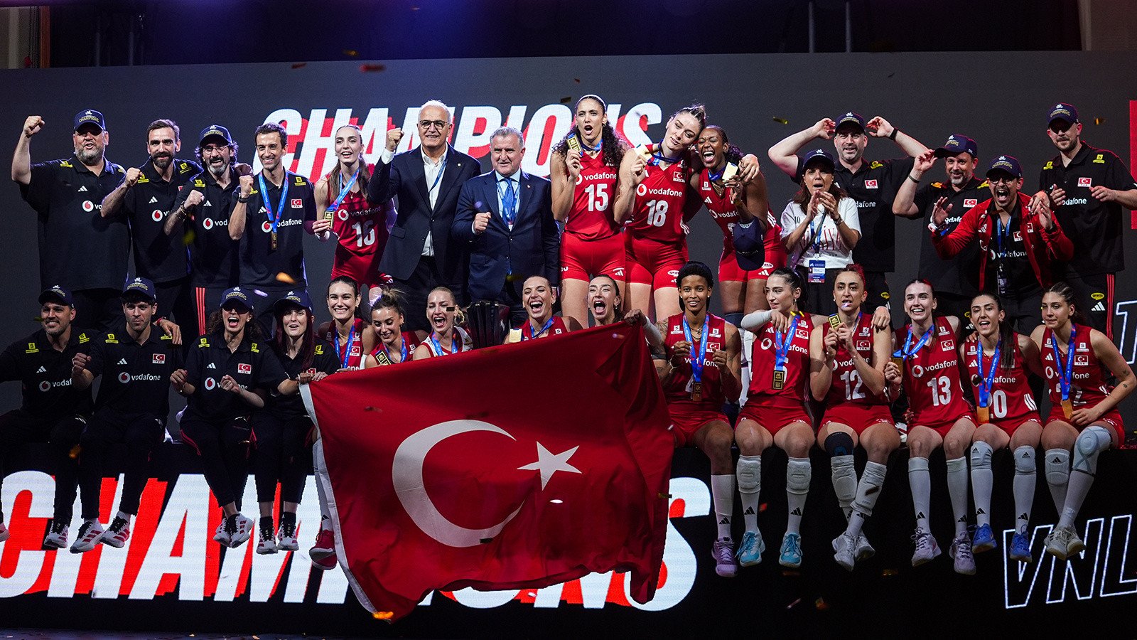 Siyasilerden Filenin Sultanları'na tebrik mesajları