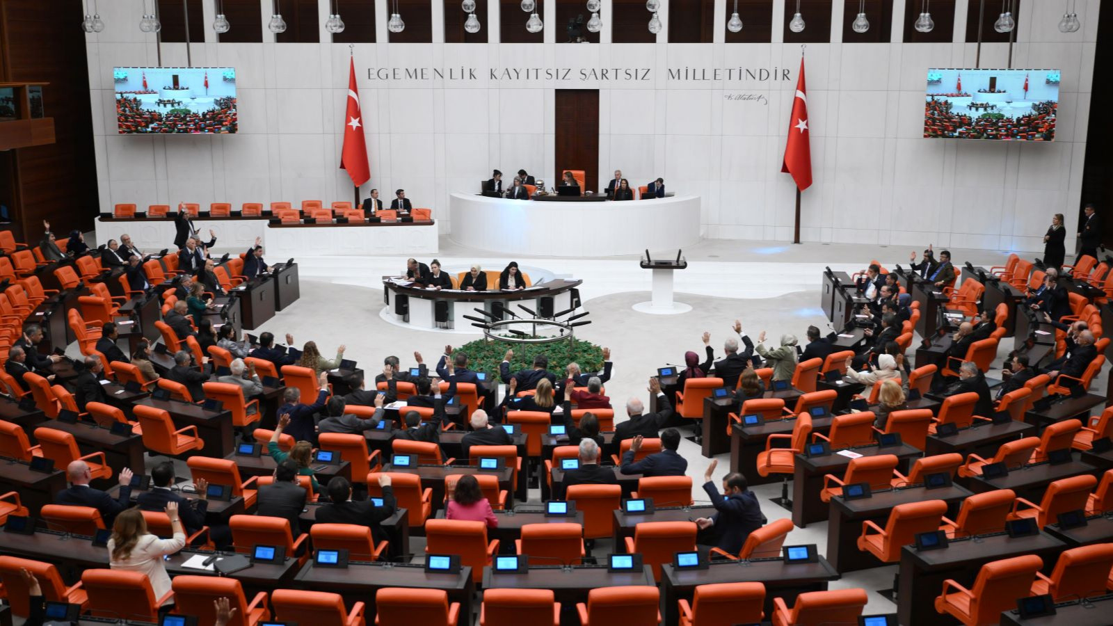 Öcalan'ın Süreci ve PKK'nın Geleceği: Özerklik Tartışmaları Nasıl Şekillenecek?