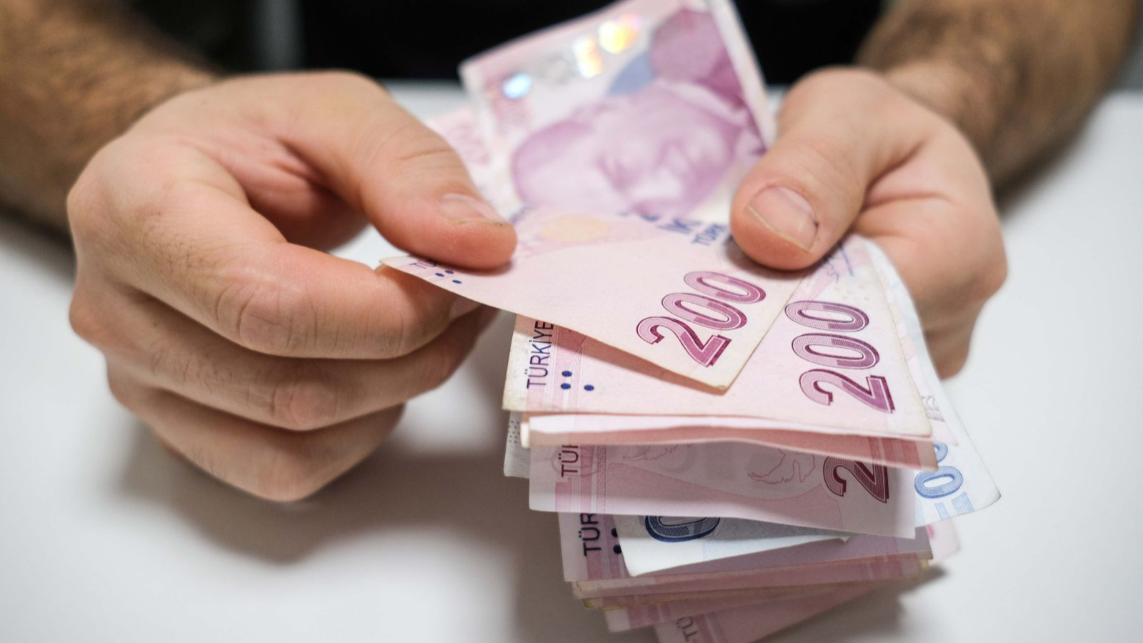 Asgari ücrette yeni model tartışması! Şehre göre maaş dönemi gündemde
