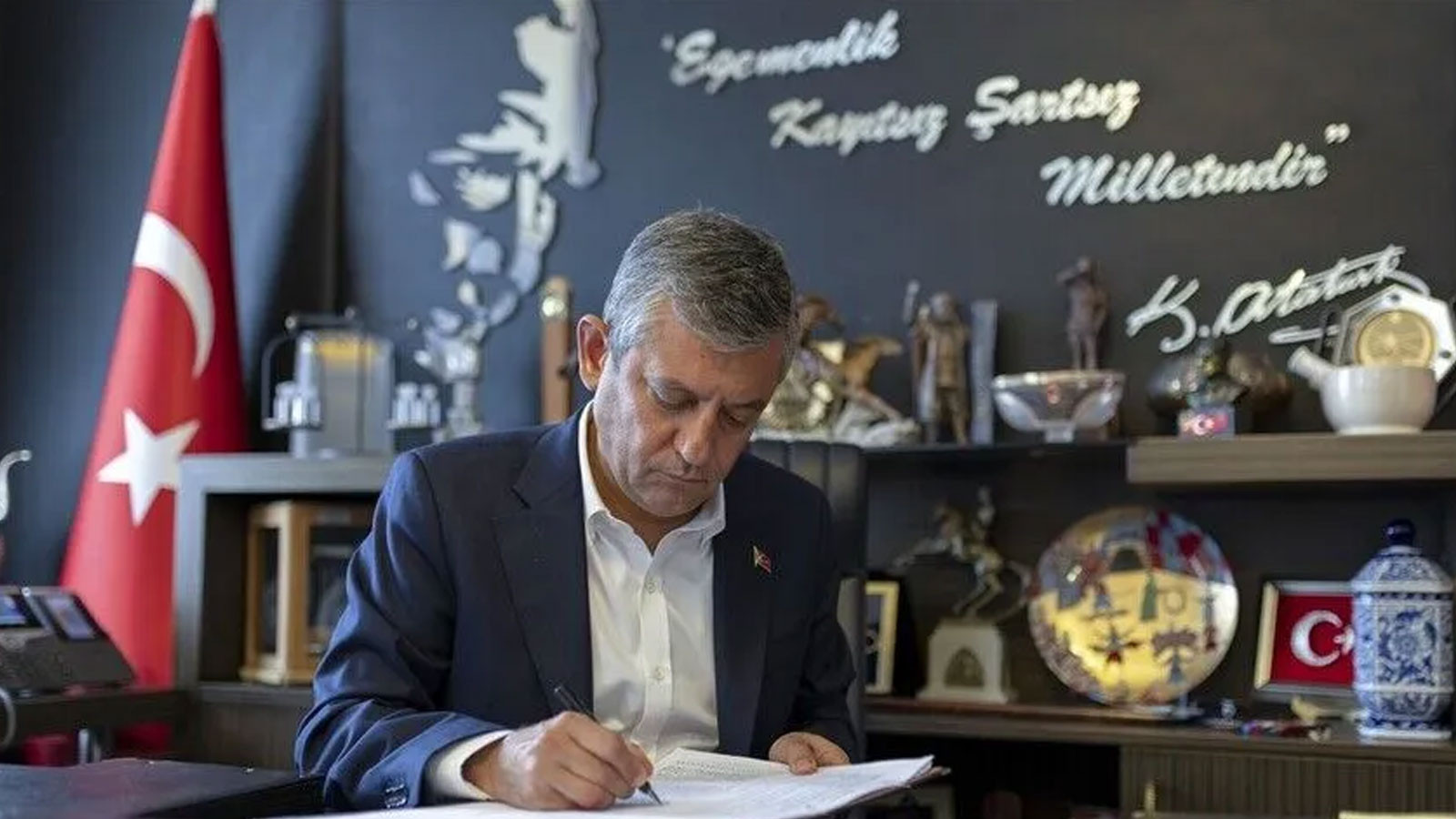 Yeni Parti'nin Meclis Grubu Yönetimi Açıklandı