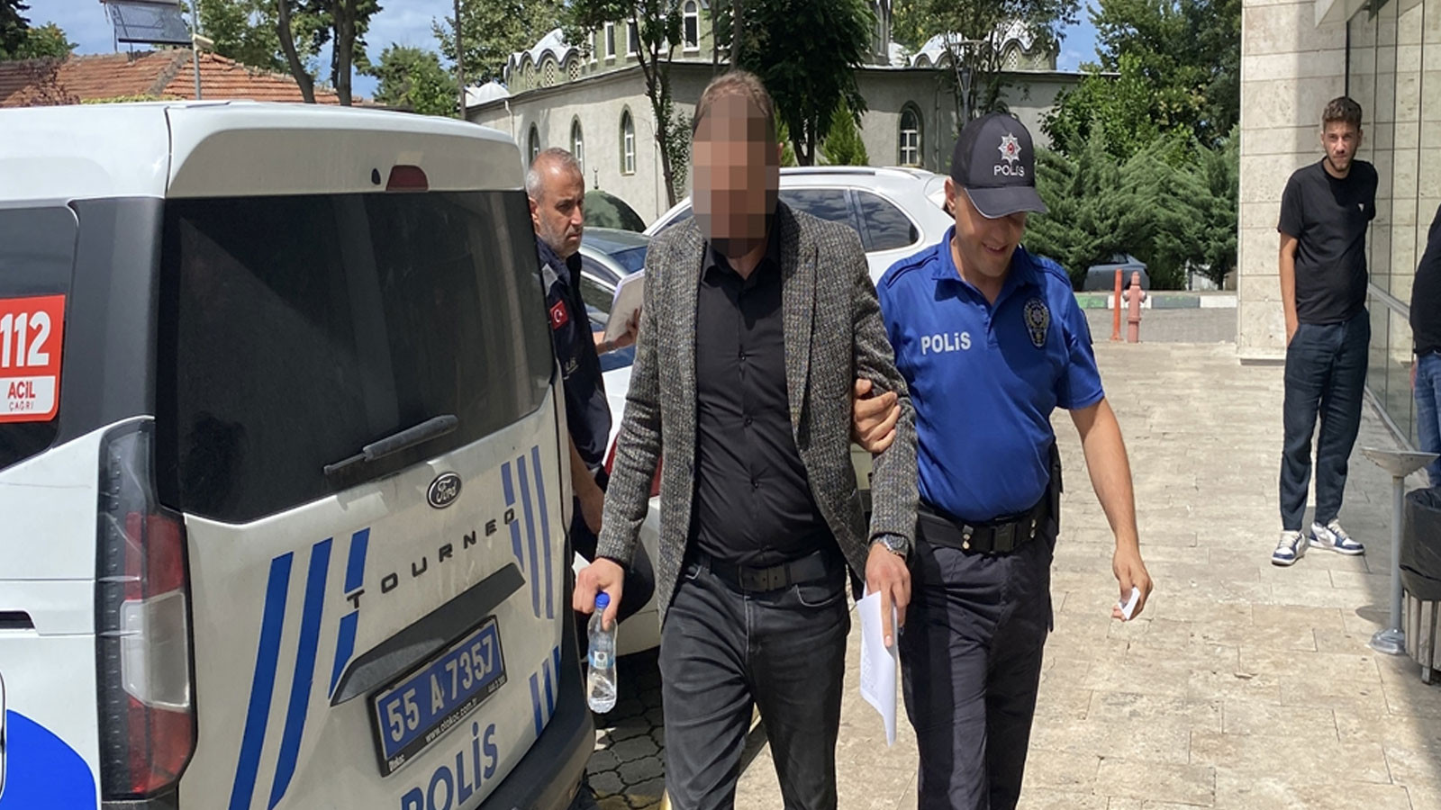 Samsun'da arkadaşlık teklifini geri çeviren kadını darbetti