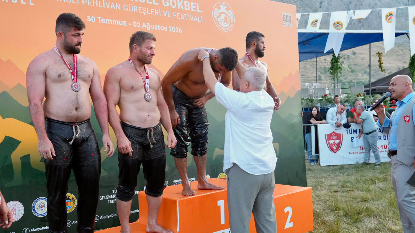 Gökbel Yaylası Yağlı Güreşleri'nde başpehlivanlığı Enes Doğan kazandı