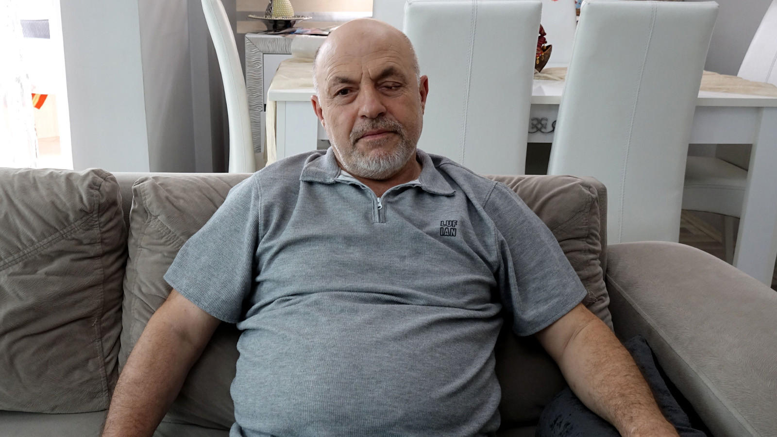 Gözlüklerden Kurtulmak İstedi, Sağlığından Oldu