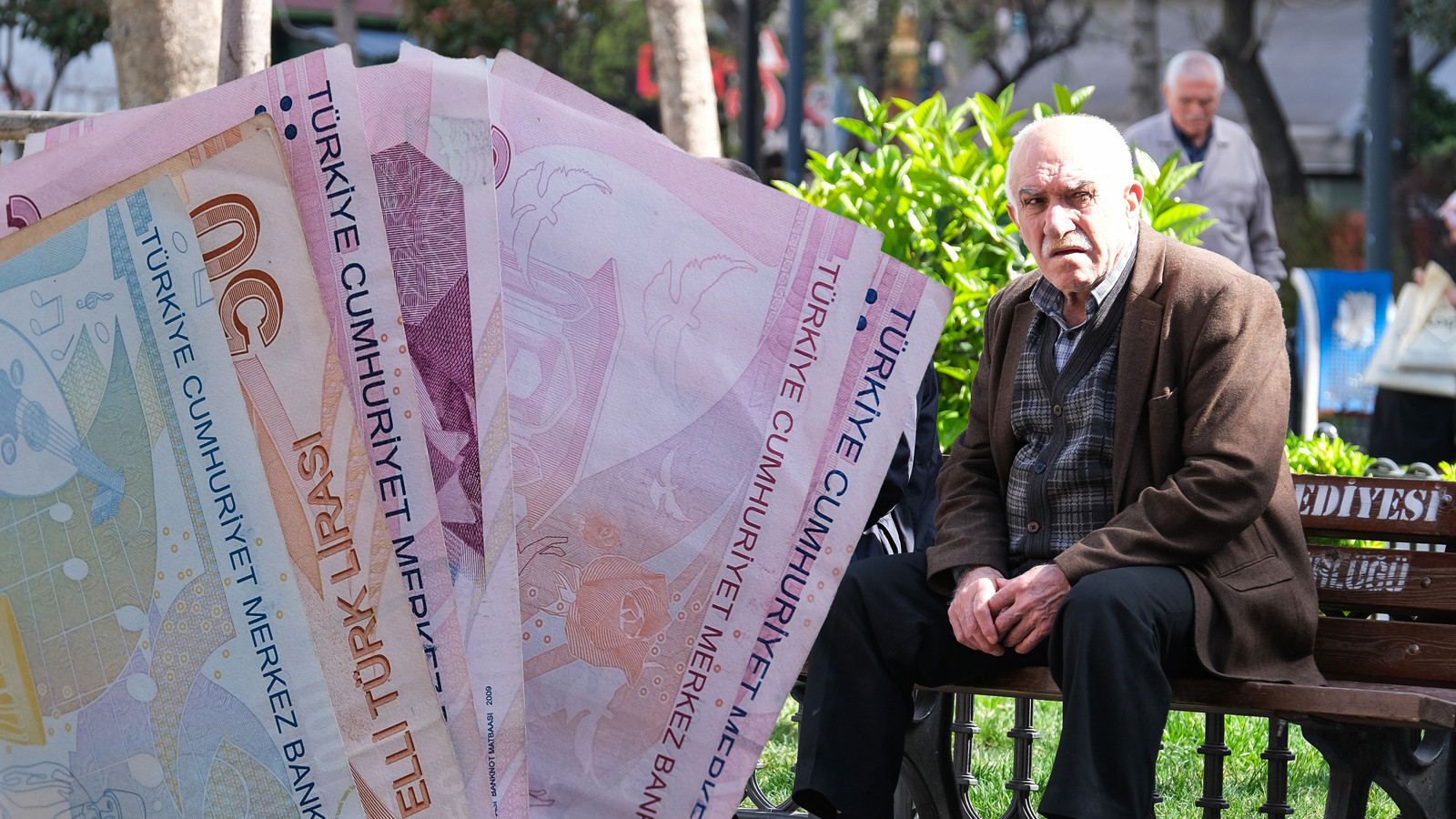 Emekli olup çalışanlar için emsal karar: Yıllık izin hesabı değişti