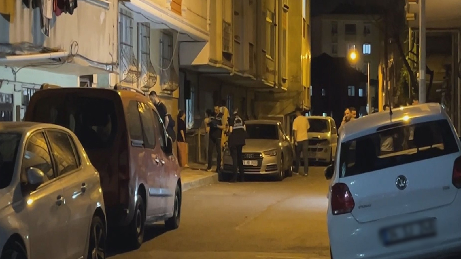 İstanbul’da korkunç olay: Komşusunu bıçaklayıp, sokağa ateş açtı