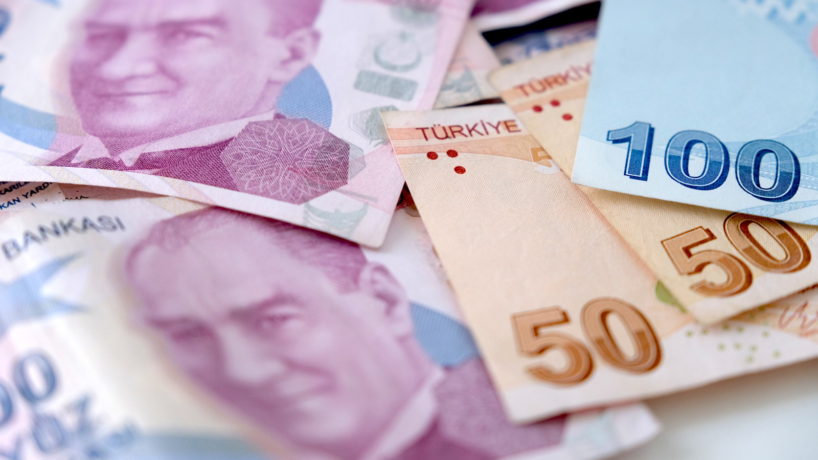 Emekli ve memur zammında kritik hesap: Uzmandan ömür boyu düşük maaş uyarısı