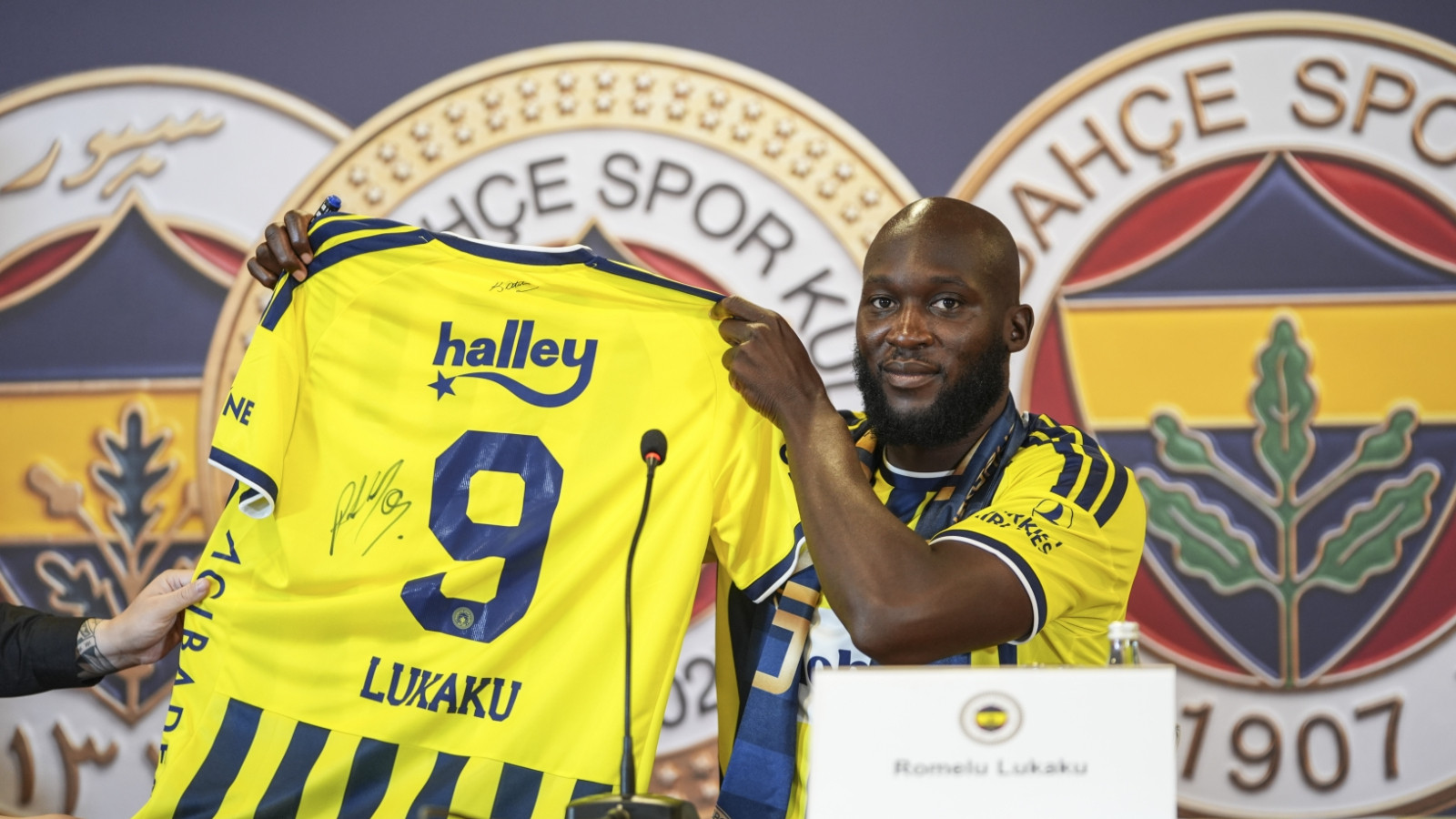 Fenerbahçe’nin UEFA listesinde Romelu Lukaku değişikliği