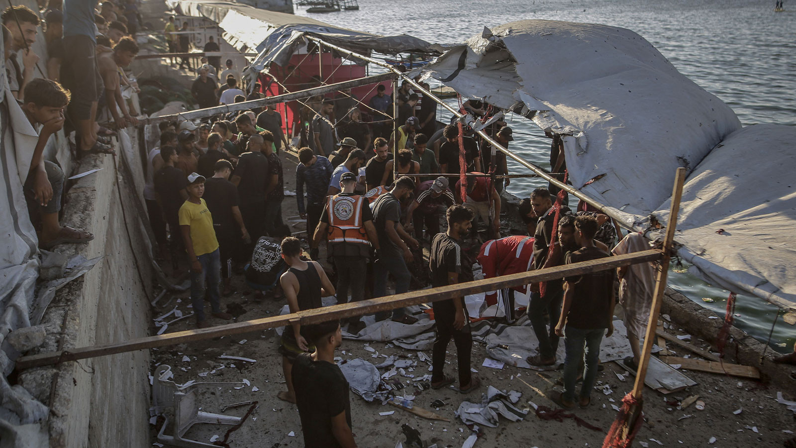 İsrail'in Gazze'deki Saldırısı: Kafede 7 Kişi Hayatını Kaybetti